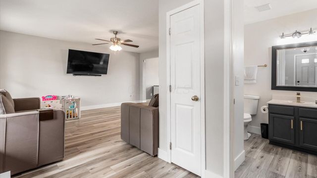 156 Glen Crossing Drive, Etna, OH 43062