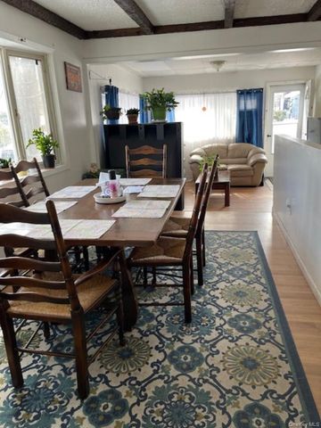 111 WYONA Wyona Avenue, Selden, NY 11784