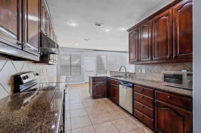 13229 Larks View Point, Fort Worth, TX 76244