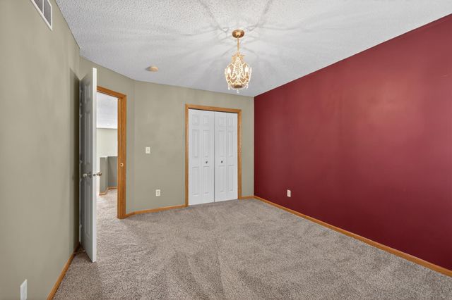 1758 Philipp Drive, Shakopee, MN 55379