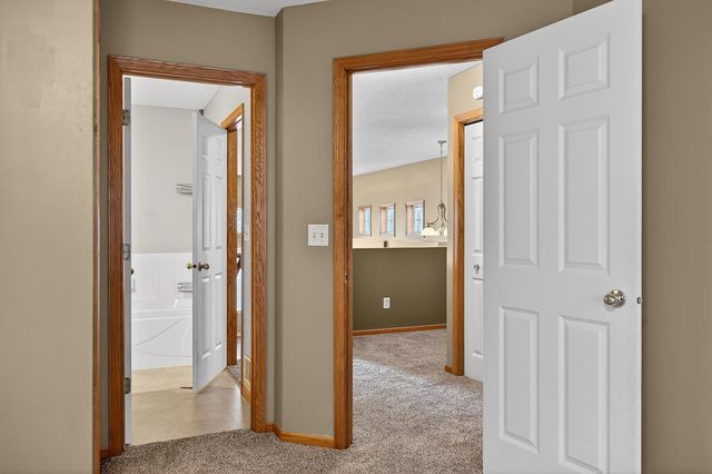 1758 Philipp Drive, Shakopee, MN 55379