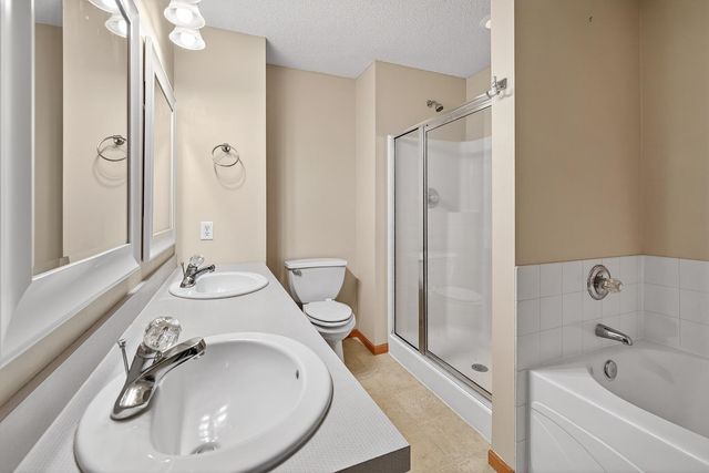 1758 Philipp Drive, Shakopee, MN 55379