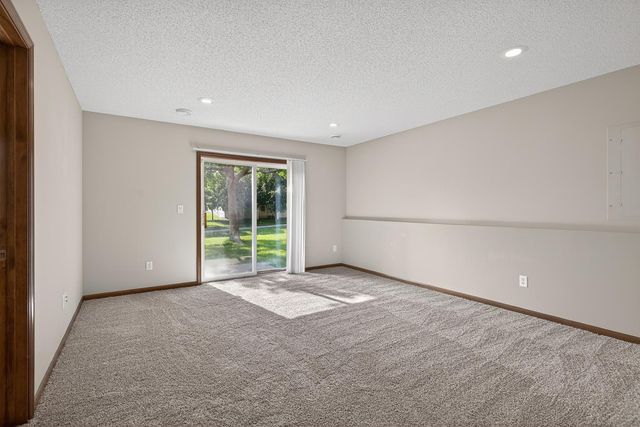 1758 Philipp Drive, Shakopee, MN 55379