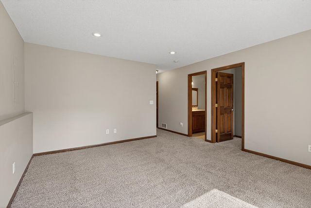 1758 Philipp Drive, Shakopee, MN 55379