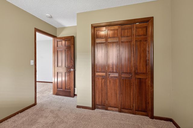 1758 Philipp Drive, Shakopee, MN 55379