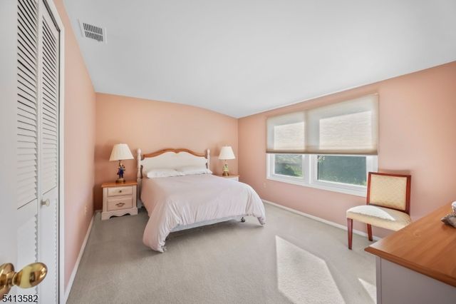 2 Varnum Ln, Manalapan Twp., NJ 07726