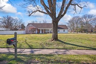 2 Varnum Ln, Manalapan Twp., NJ 07726