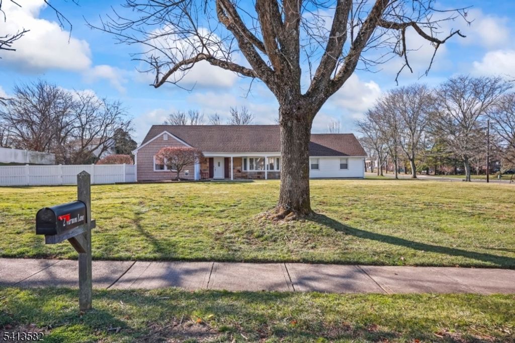 2 Varnum Ln, Manalapan Twp., NJ 07726