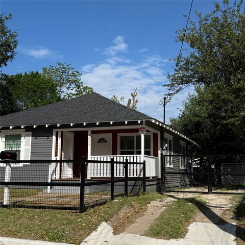 3823 Jamaica Street, Dallas, TX 75210