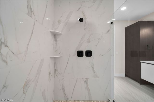 1425 NE 2nd ST, Cape Coral, FL 33909