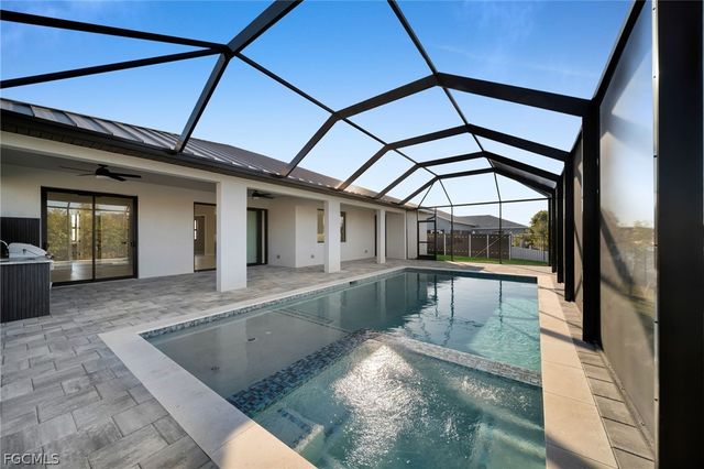 1425 NE 2nd ST, Cape Coral, FL 33909