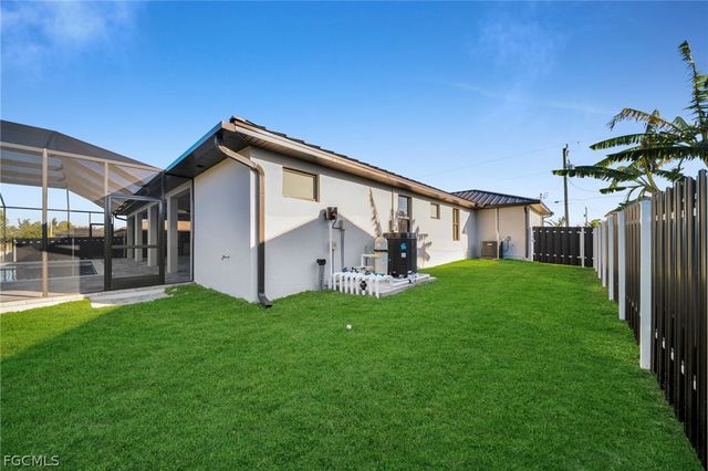 1425 NE 2nd ST, Cape Coral, FL 33909