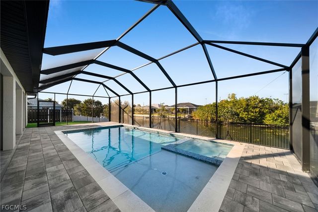 1425 NE 2nd ST, Cape Coral, FL 33909