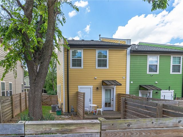318 E Martin Luther King Boulevard, Fayetteville, AR 72701
