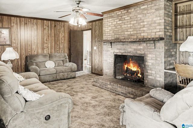 460 COUNTY ROAD 295, Jemison, AL 35085