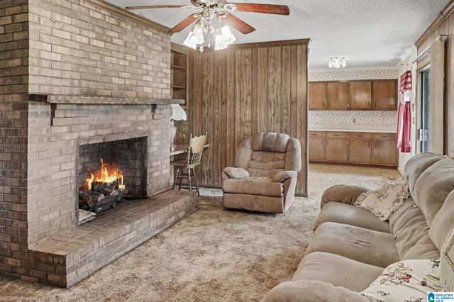460 COUNTY ROAD 295, Jemison, AL 35085