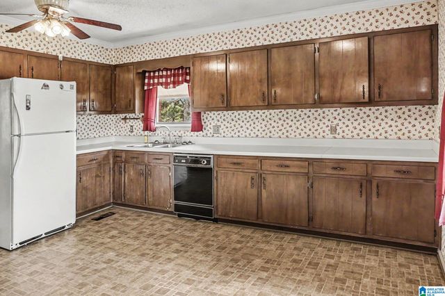 460 COUNTY ROAD 295, Jemison, AL 35085