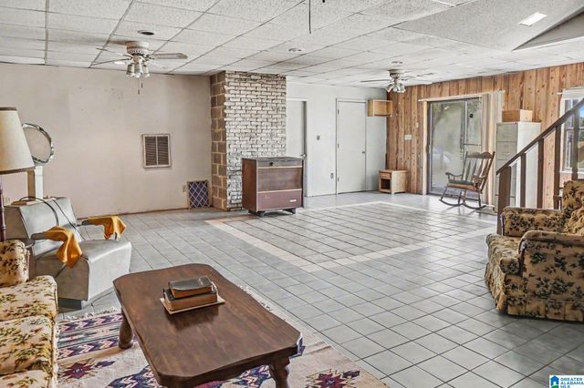 460 COUNTY ROAD 295, Jemison, AL 35085