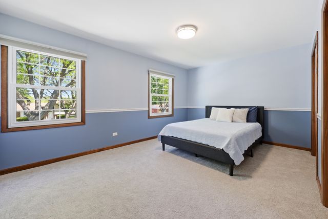 254 Woodville Lane, Schaumburg, IL 60193