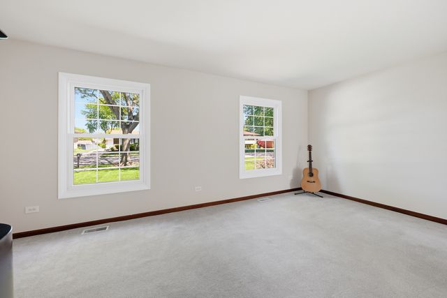 254 Woodville Lane, Schaumburg, IL 60193