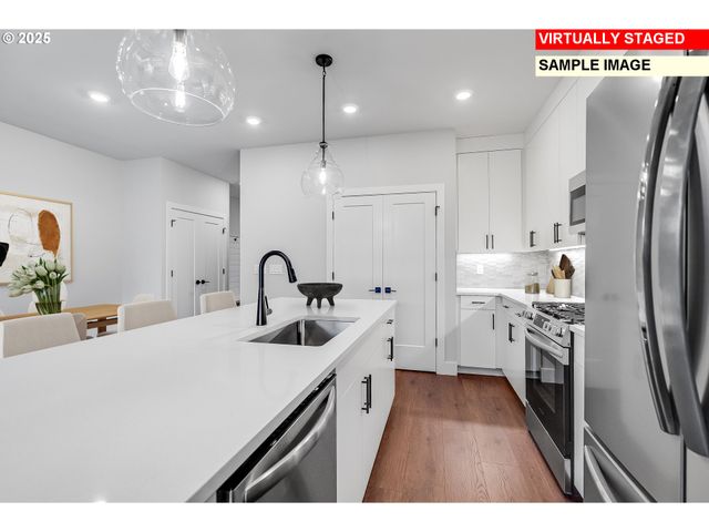 12190 Sw Trask St, Beaverton, OR 97007