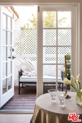 1208 S La Jolla Avenue, Los Angeles, CA 90035