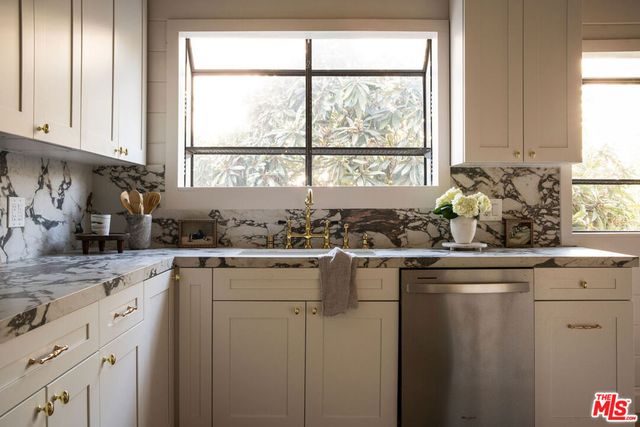 1208 S La Jolla Avenue, Los Angeles, CA 90035