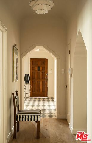 1208 S La Jolla Avenue, Los Angeles, CA 90035