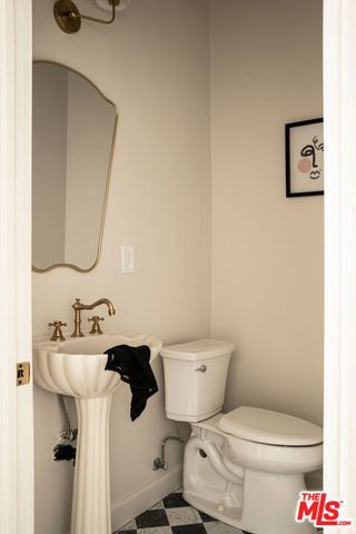 1208 S La Jolla Avenue, Los Angeles, CA 90035