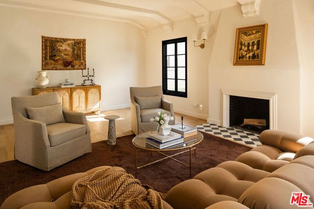 1208 S La Jolla Avenue, Los Angeles, CA 90035