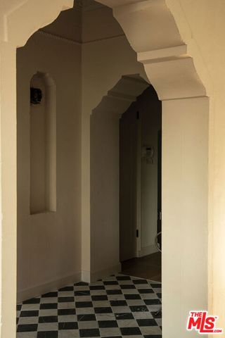 1208 S La Jolla Avenue, Los Angeles, CA 90035