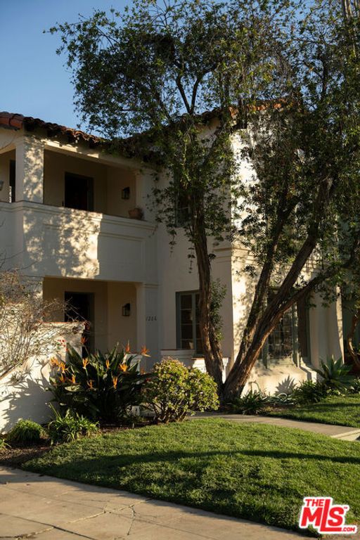 1208 S La Jolla Avenue, Los Angeles, CA 90035