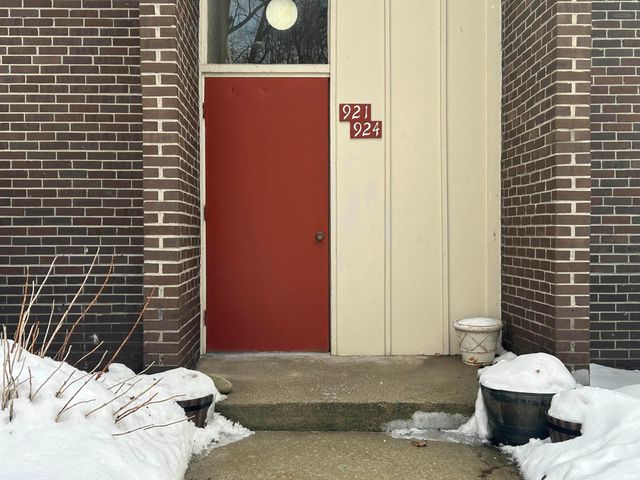 2500 Topsfield Rd Apt 923, South Bend, IN 46614