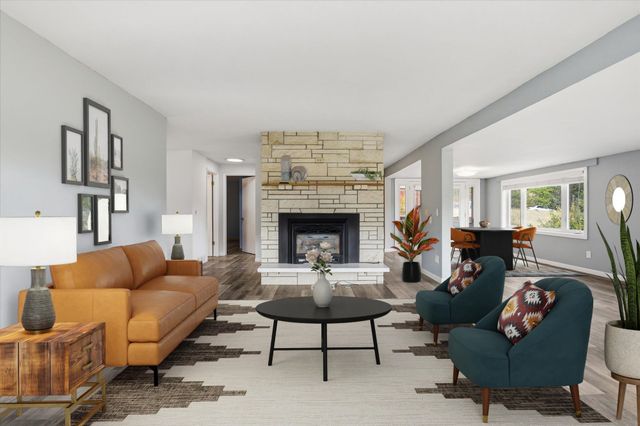 8920 E Schwachtgen Branch Rd, Chattaroy, WA 99003