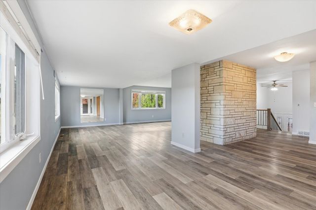 8920 E Schwachtgen Branch Rd, Chattaroy, WA 99003