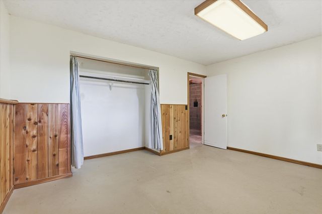 8920 E Schwachtgen Branch Rd, Chattaroy, WA 99003