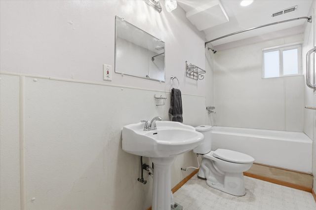 8920 E Schwachtgen Branch Rd, Chattaroy, WA 99003