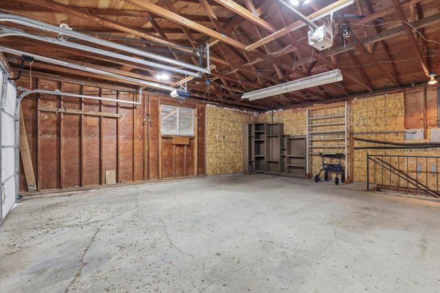 8920 E Schwachtgen Branch Rd, Chattaroy, WA 99003