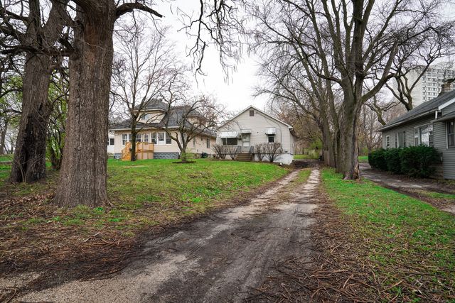 627 Manhattan Road, Joliet, IL 60433