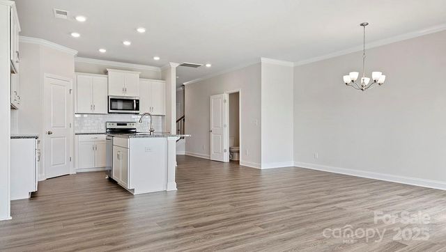 354 Creekview Road, Hendersonville, NC 28792