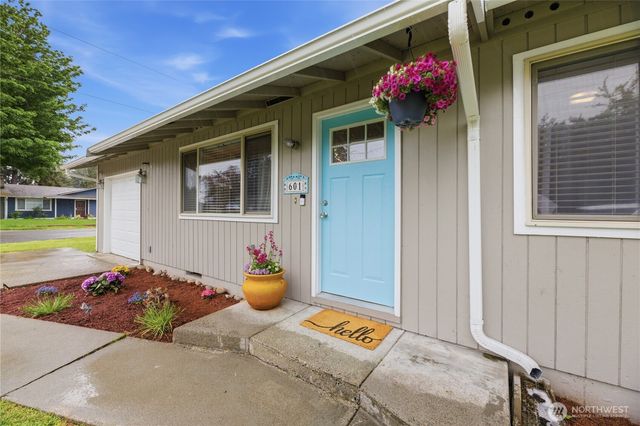 601 172nd St E, Spanaway, WA 98387