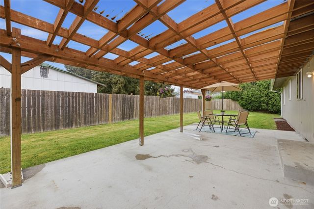 601 172nd St E, Spanaway, WA 98387