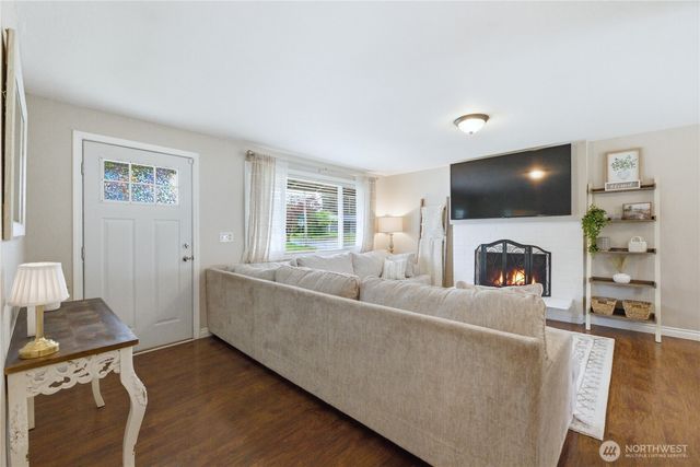 601 172nd St E, Spanaway, WA 98387