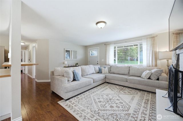 601 172nd St E, Spanaway, WA 98387