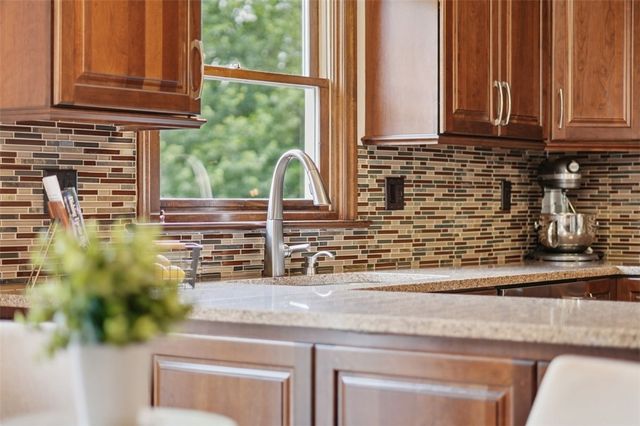 164 Oakdale Dr, Zelienople Boro, PA 16063