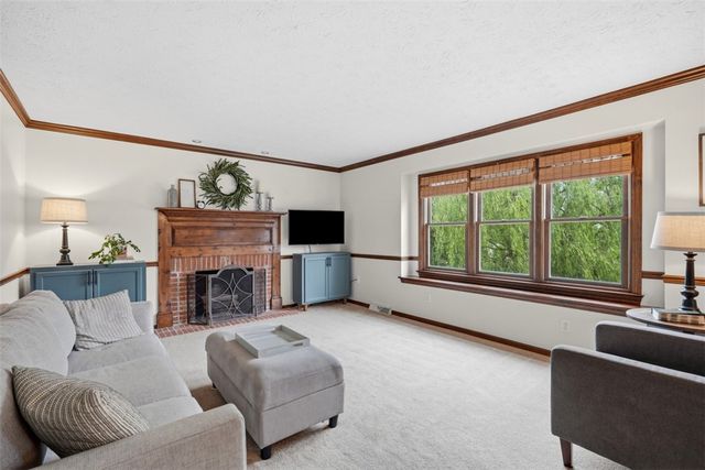 164 Oakdale Dr, Zelienople Boro, PA 16063