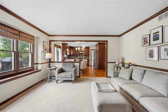 164 Oakdale Dr, Zelienople Boro, PA 16063