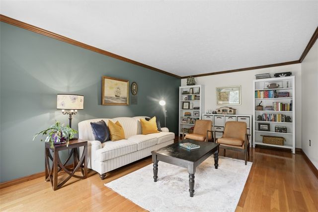 164 Oakdale Dr, Zelienople Boro, PA 16063