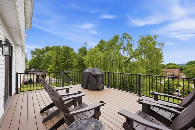164 Oakdale Dr, Zelienople Boro, PA 16063