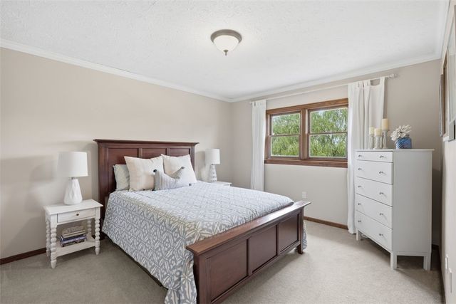 164 Oakdale Dr, Zelienople Boro, PA 16063